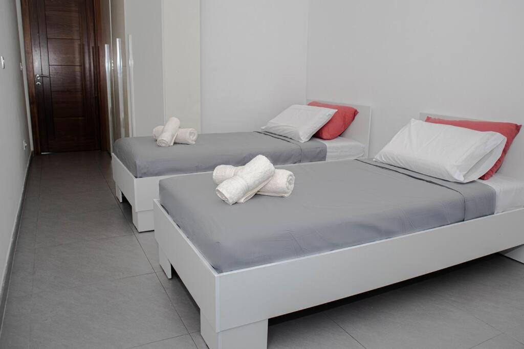 Seafront Two Bedroom Apartment St. Julian's Exterior foto